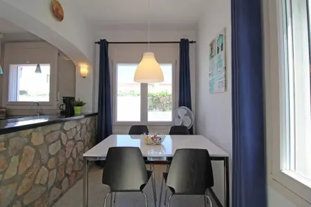 0119-MONTSENY 99, Villa à Empuriabrava près de la Plage - Photo 1