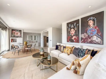 Location appartement à Estepona, Appartement luxueux avec terrasse panoramique à Estepona