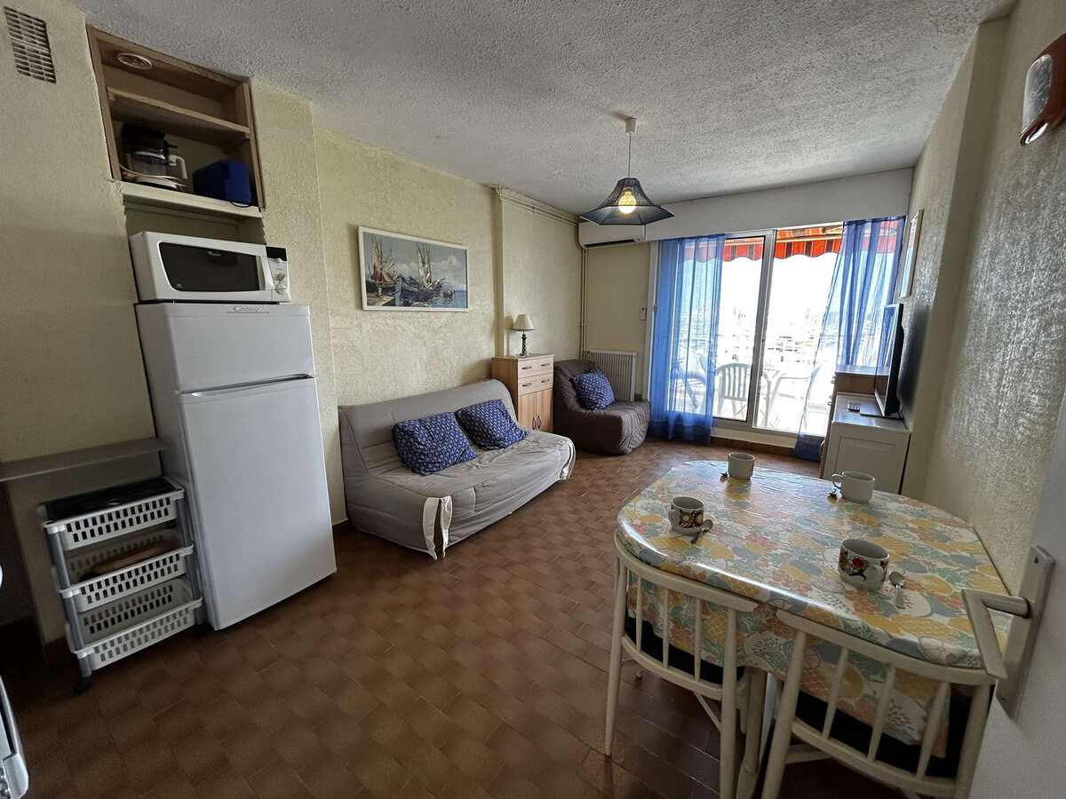 Studio Port Camargue, terrasse et vue sur les bateaux - Photo 11