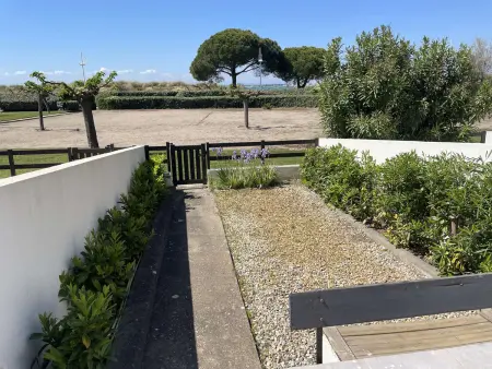 Studio + 2 cabines en front de mer au Grau-du-Roi, terrasse : photo 2