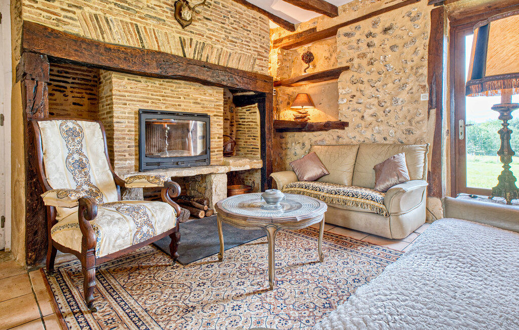 Charmante Maison avec piscine, Maison 6 personnes à Lacropte - Photo 5