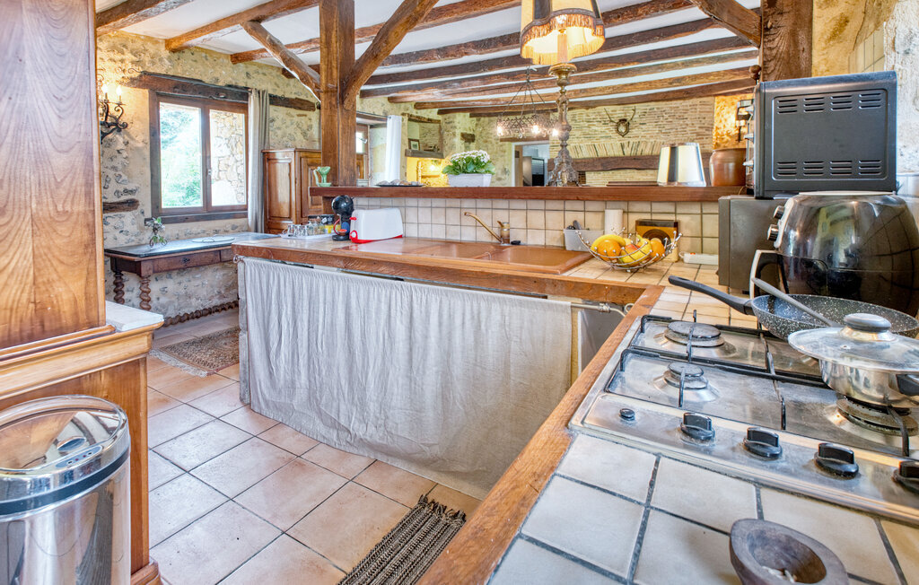 Charmante Maison avec piscine, Maison 6 personnes à Lacropte - Photo 7