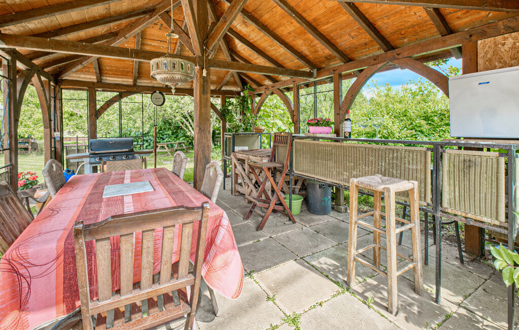 Charmante Maison avec piscine, Maison 6 personnes à Lacropte - Photo 9