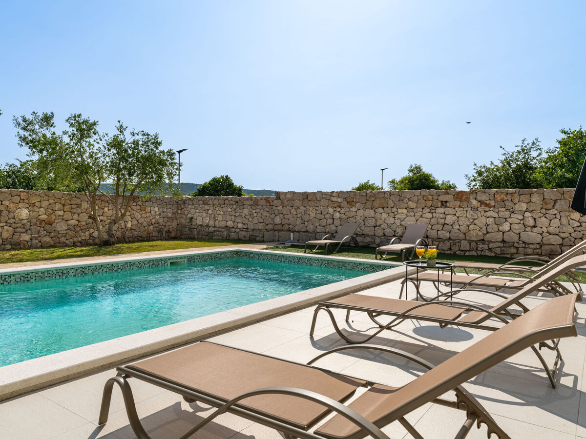 Vujuša, maison 4 chambres avec piscine privée - Photo 2