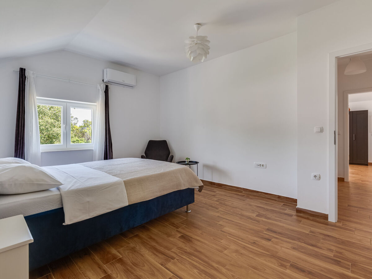 Vujuša, maison 4 chambres avec piscine privée - Photo 31