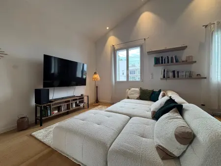 Location appartement à Saint Jean de Luz, Lumineux appartement 2 chambres, centre-ville à 5min des plages, avec WIFI
