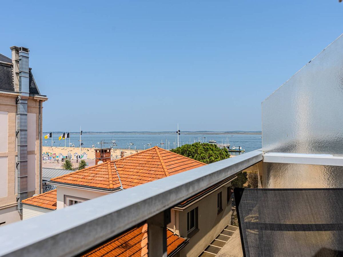 Studio rénové, balcon ouest, plage au pied à Arcachon - Photo 1