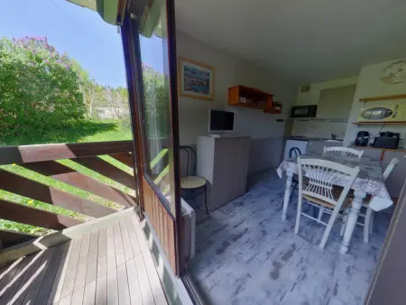Studio 24 m² lumineux avec loggia aux Rousses : photo 3