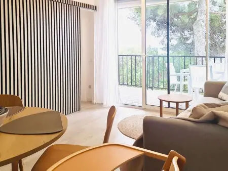 Studio Loomins rénové 2025, vue piscine à Tossa de Mar : photo 9