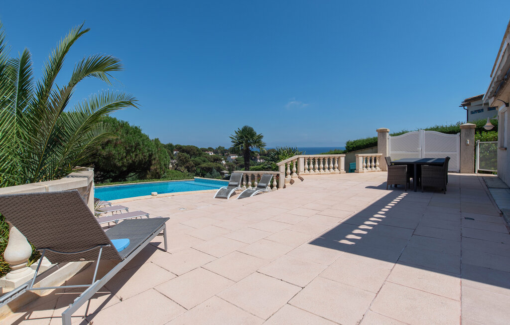 Maison 4 chambres avec piscine et vue mer à Sainte-Maxime - Photo 12