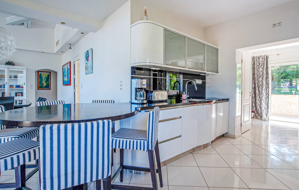 Maison 4 chambres avec piscine et vue mer à Sainte-Maxime - Photo 16