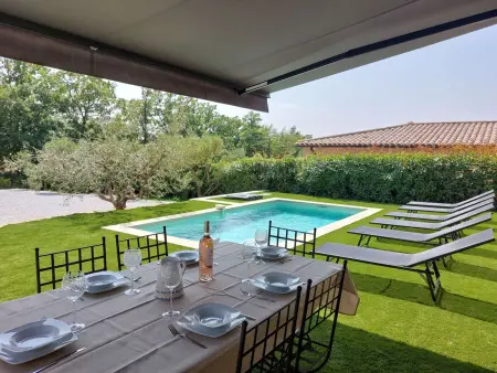 Lou Pantaia – Villa 95 m² piscine à Callas - Photo 1