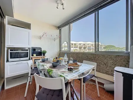 Studio 26 m² Marina, piscine et plage à 500 m : photo 2