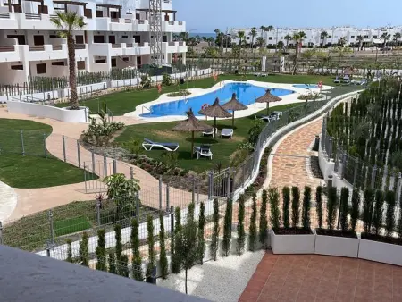 Appartement moderne et intime avec jardin à 500m de la plage : photo 3