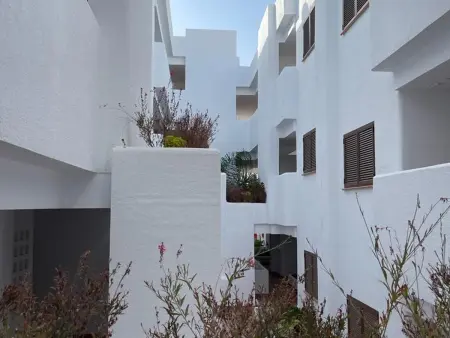 Appartement moderne et intime avec jardin à 500m de la plage : photo 18