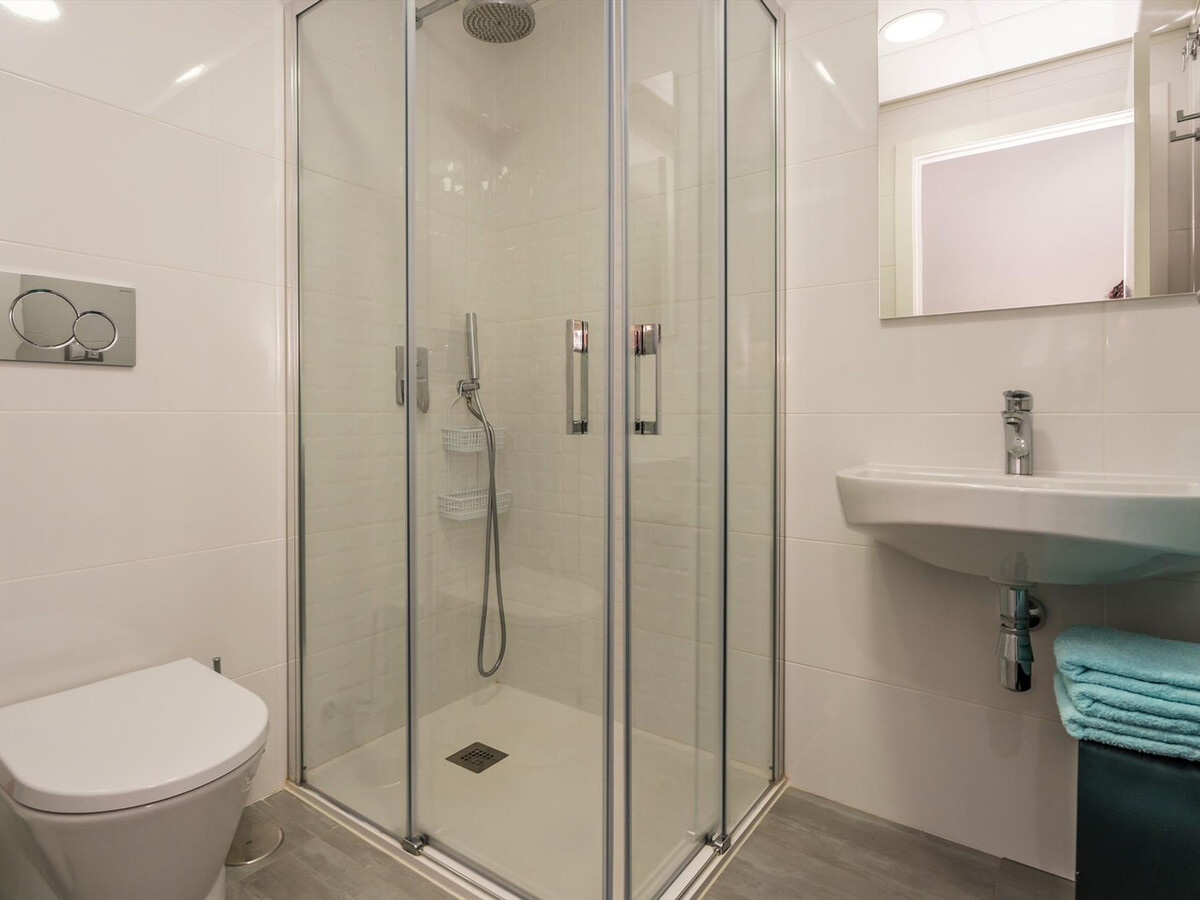 Appartement familial avec piscine commune près de la plage - Photo 14