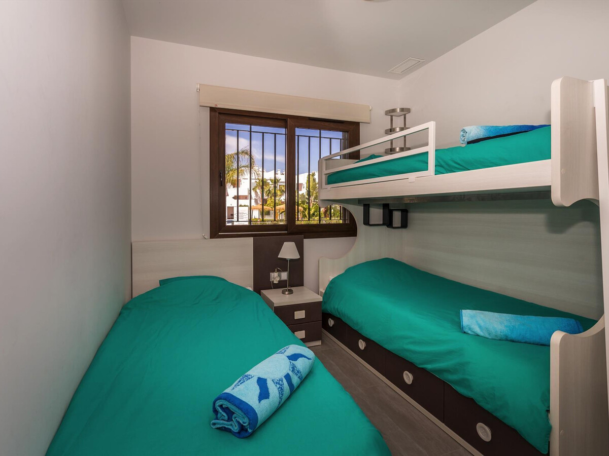 Appartement familial avec piscine commune près de la plage - Photo 15
