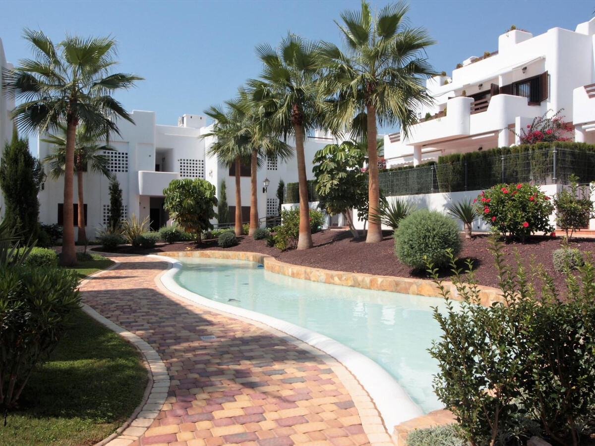 Appartement familial avec piscine commune près de la plage - Photo 26