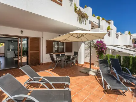 Appartement familial avec piscine commune près de la plage