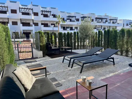 Appartement moderne près de la plage, climatisé, 2 chambres, avec jardin commun : photo 2