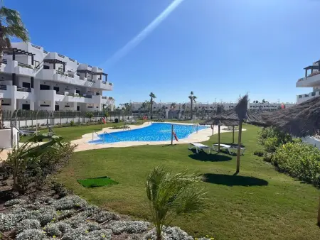 Appartement moderne près de la plage, climatisé, 2 chambres, avec jardin commun : photo 6