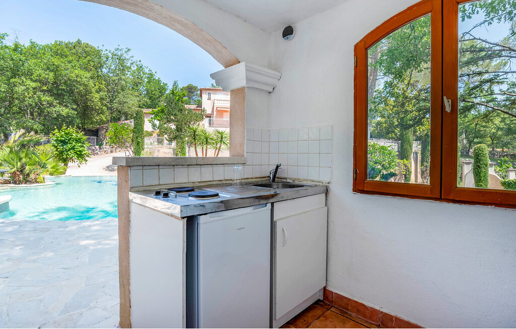 Maison 4 chambres avec piscine et jacuzzi à Saint-Maximin - Photo 13