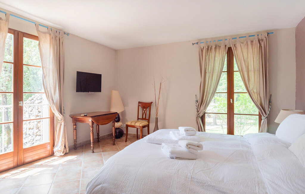 Maison 4 chambres avec piscine et jacuzzi à Saint-Maximin - Photo 18