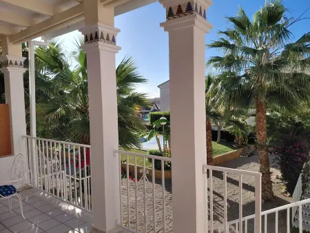 Maison 2 chambres avec piscine à 100 m de la plage