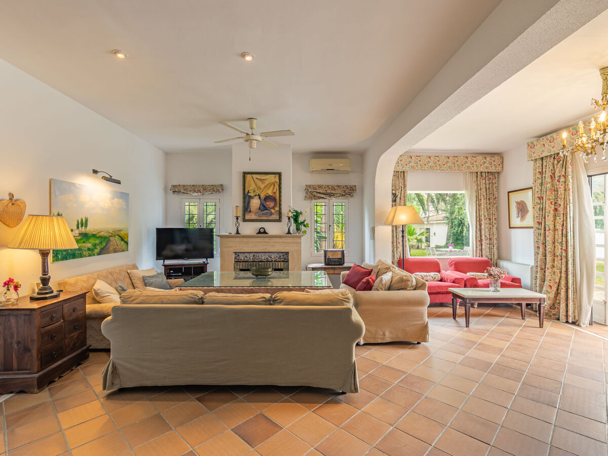 Villa Las Codornices – 500 m² et piscine à Sanlúcar la Mayor - Photo 10