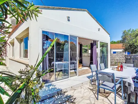 Maison à 100 m de la plage – Île d'Oléron, piscine commune : photo 22