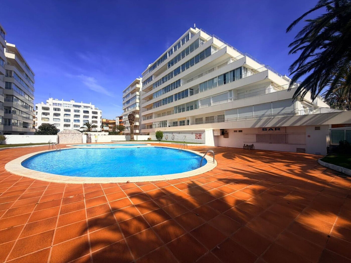 Studio rénové avec terrasse vue mer à 50m de plage - Photo 1