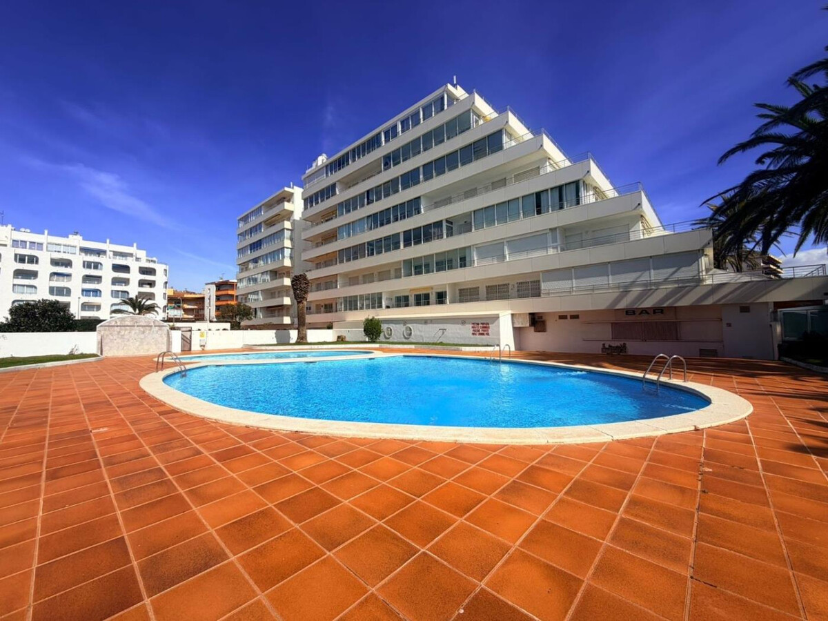 Studio rénové avec terrasse vue mer à 50m de plage - Photo 2
