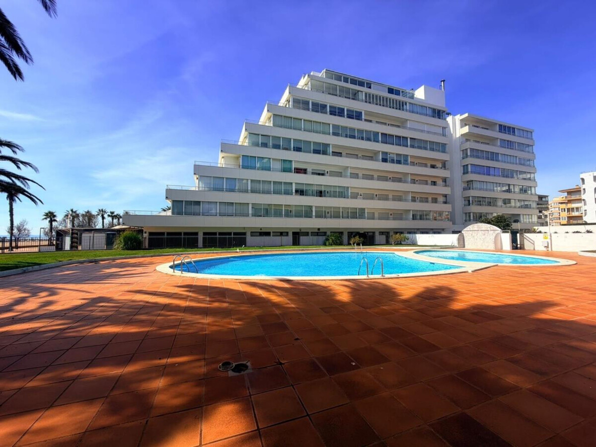 Studio rénové avec terrasse vue mer à 50m de plage - Photo 3