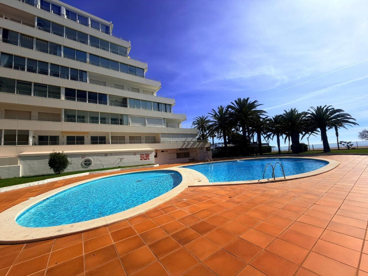 Studio rénové avec terrasse vue mer à 50m de plage - Photo 5