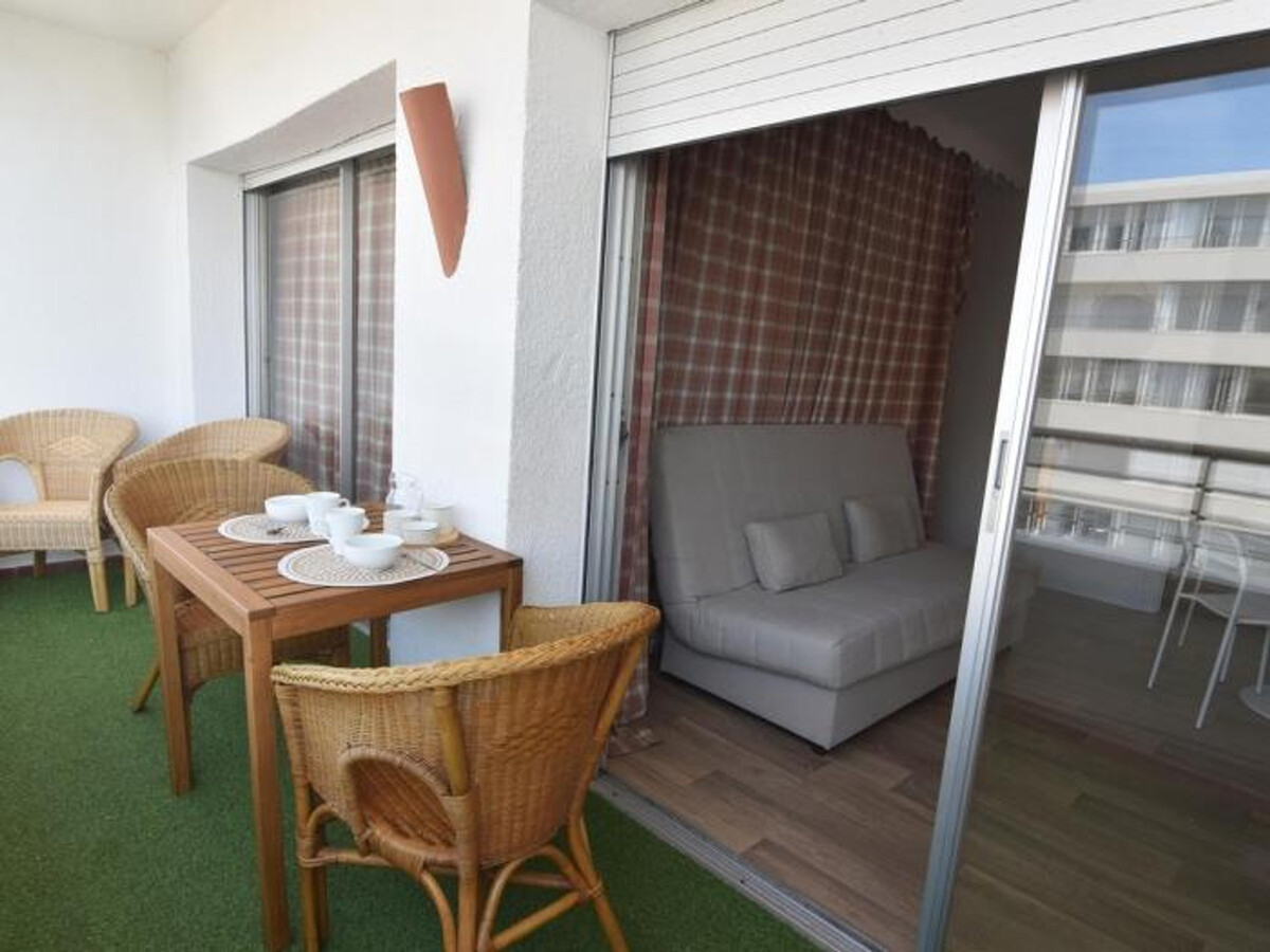 Studio rénové avec terrasse vue mer à 50m de plage - Photo 7