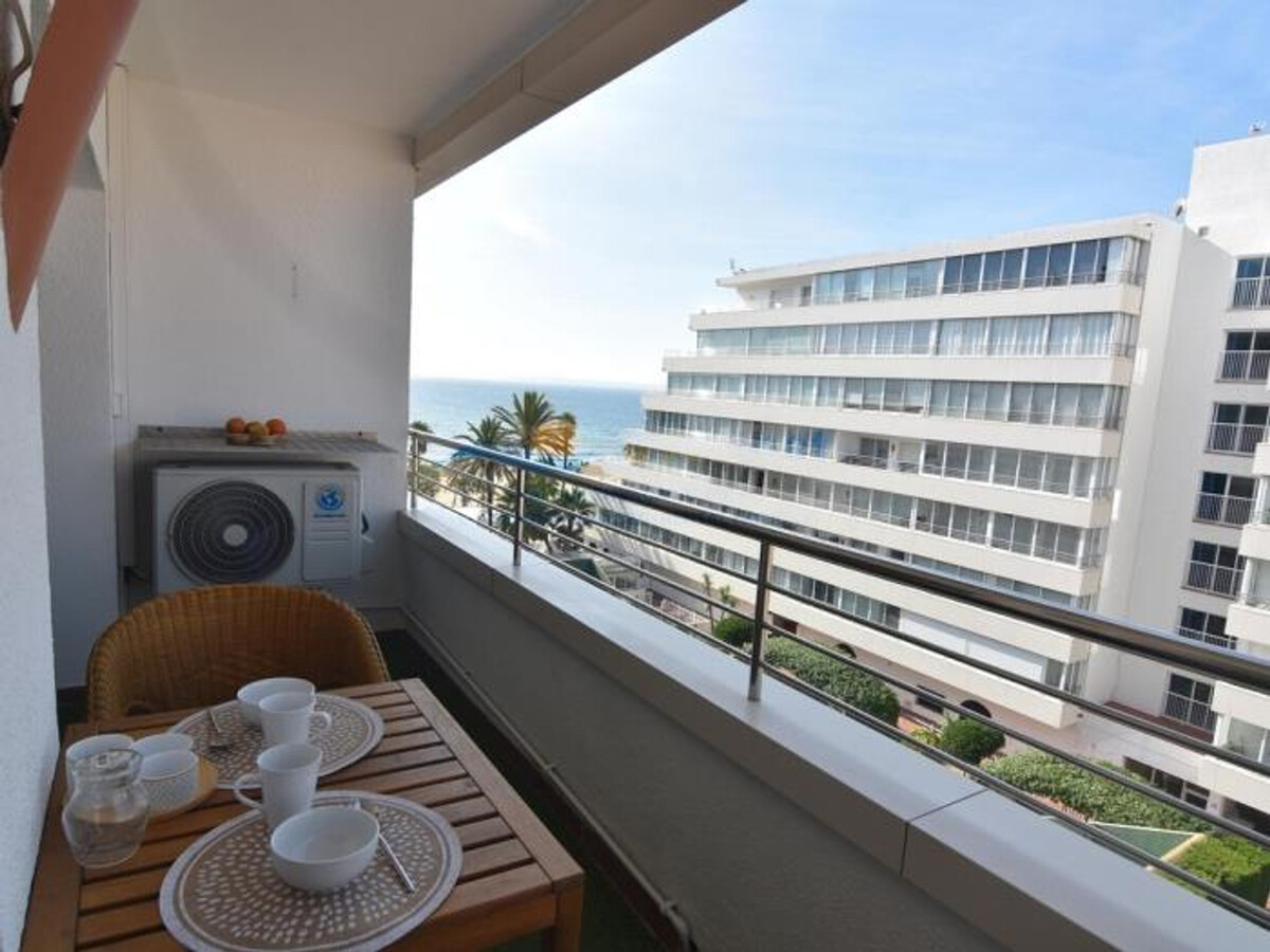 Studio rénové avec terrasse vue mer à 50m de plage - Photo 8
