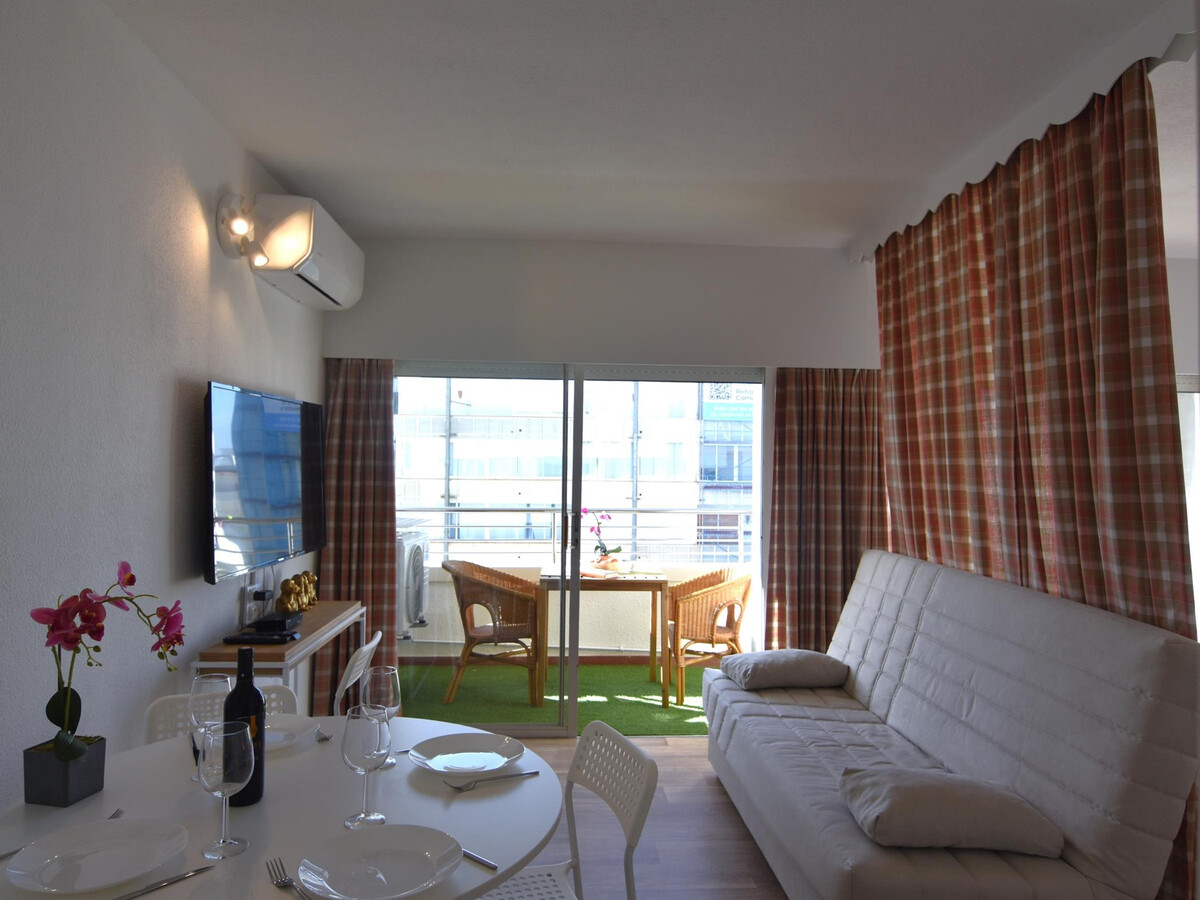 Studio rénové avec terrasse vue mer à 50m de plage - Photo 9
