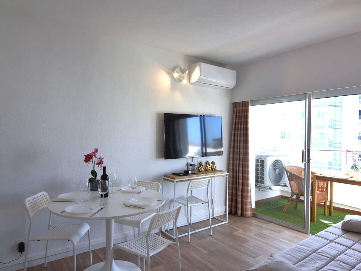 Studio rénové avec terrasse vue mer à 50m de plage - Photo 10