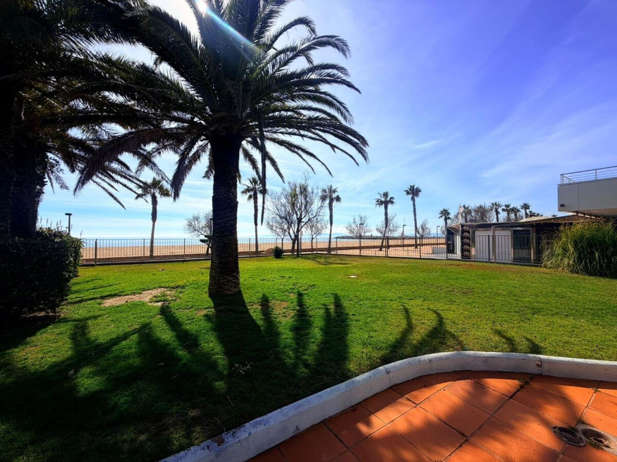 Studio rénové avec terrasse vue mer à 50m de plage - Photo 18