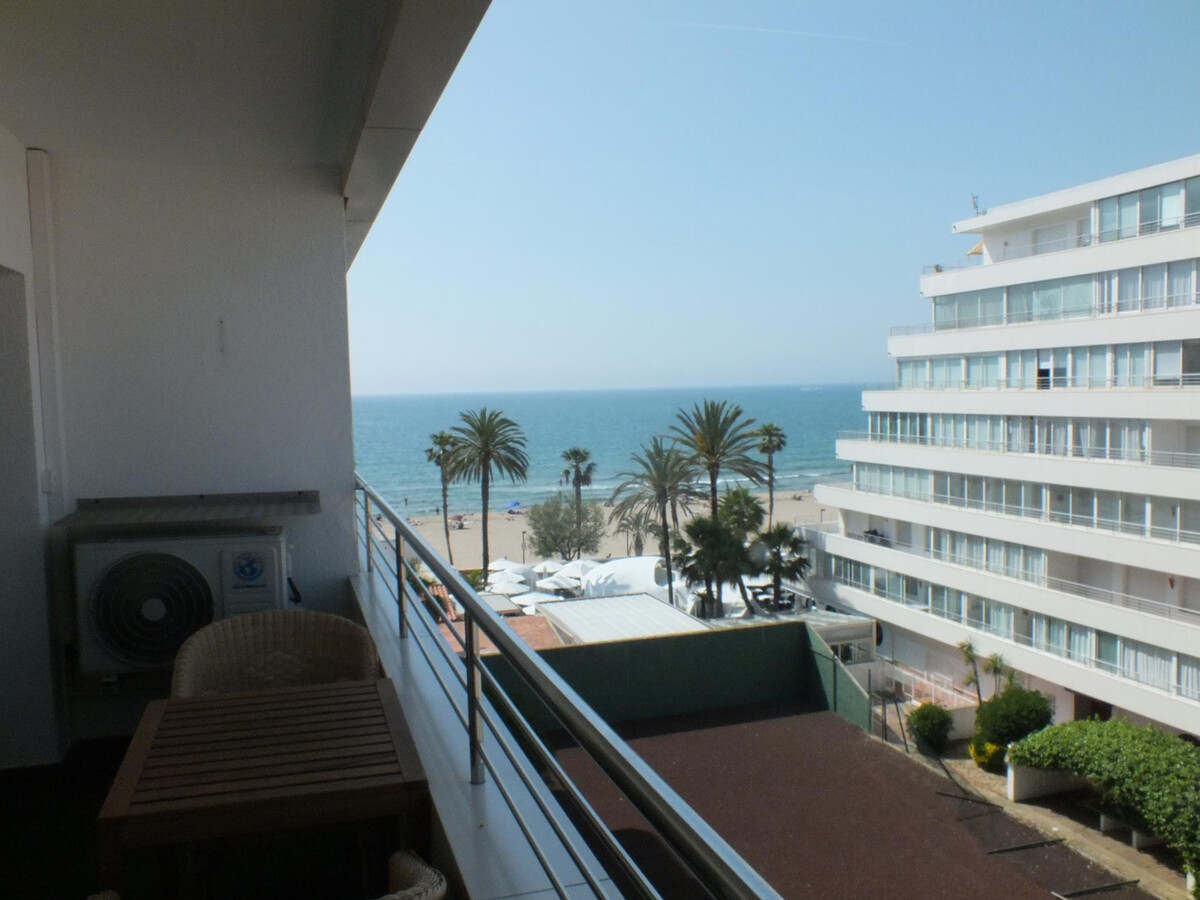 Studio rénové avec terrasse vue mer à 50m de plage - Photo 20