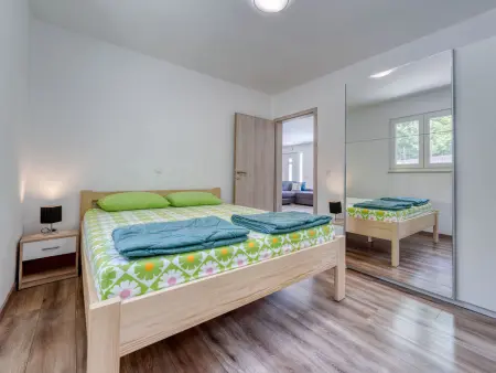 Maison Fanuko avec piscine privée à Malinska : photo 4