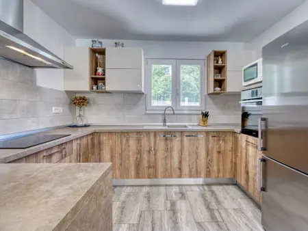 Maison Fanuko avec piscine privée à Malinska : photo 12