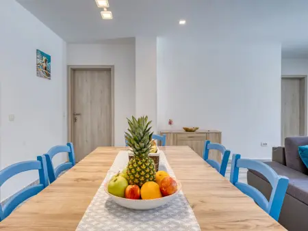 Maison Fanuko avec piscine privée à Malinska : photo 17