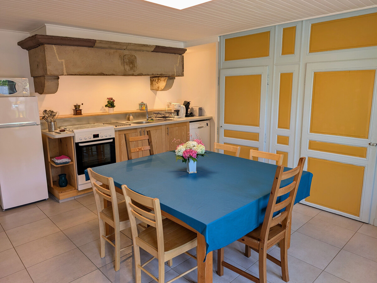 Gîte rénové 1823 avec jardin 800m² et 5 vélos près d'Équevilley - Photo 2