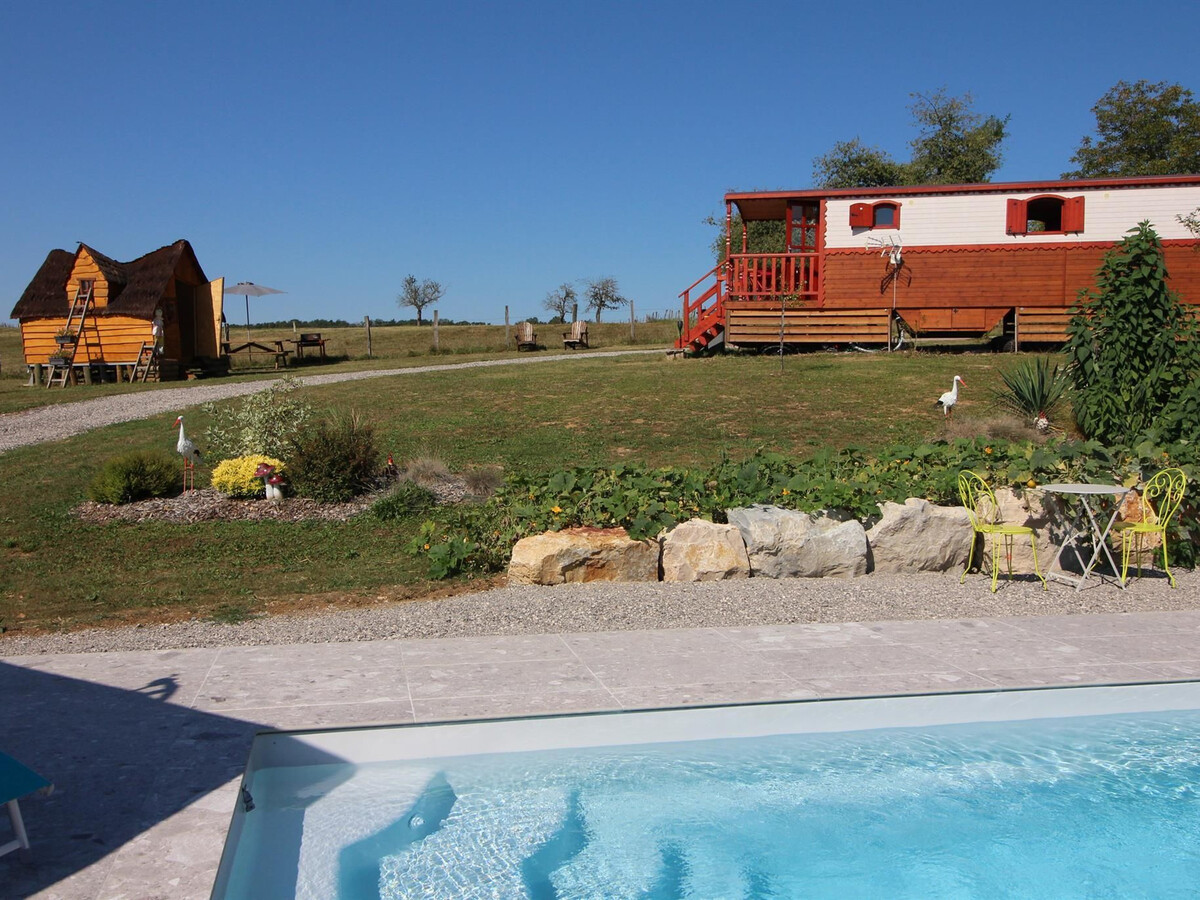 Roulotte comtoise avec piscine chauffée, Vallée de la Saône - Photo 1