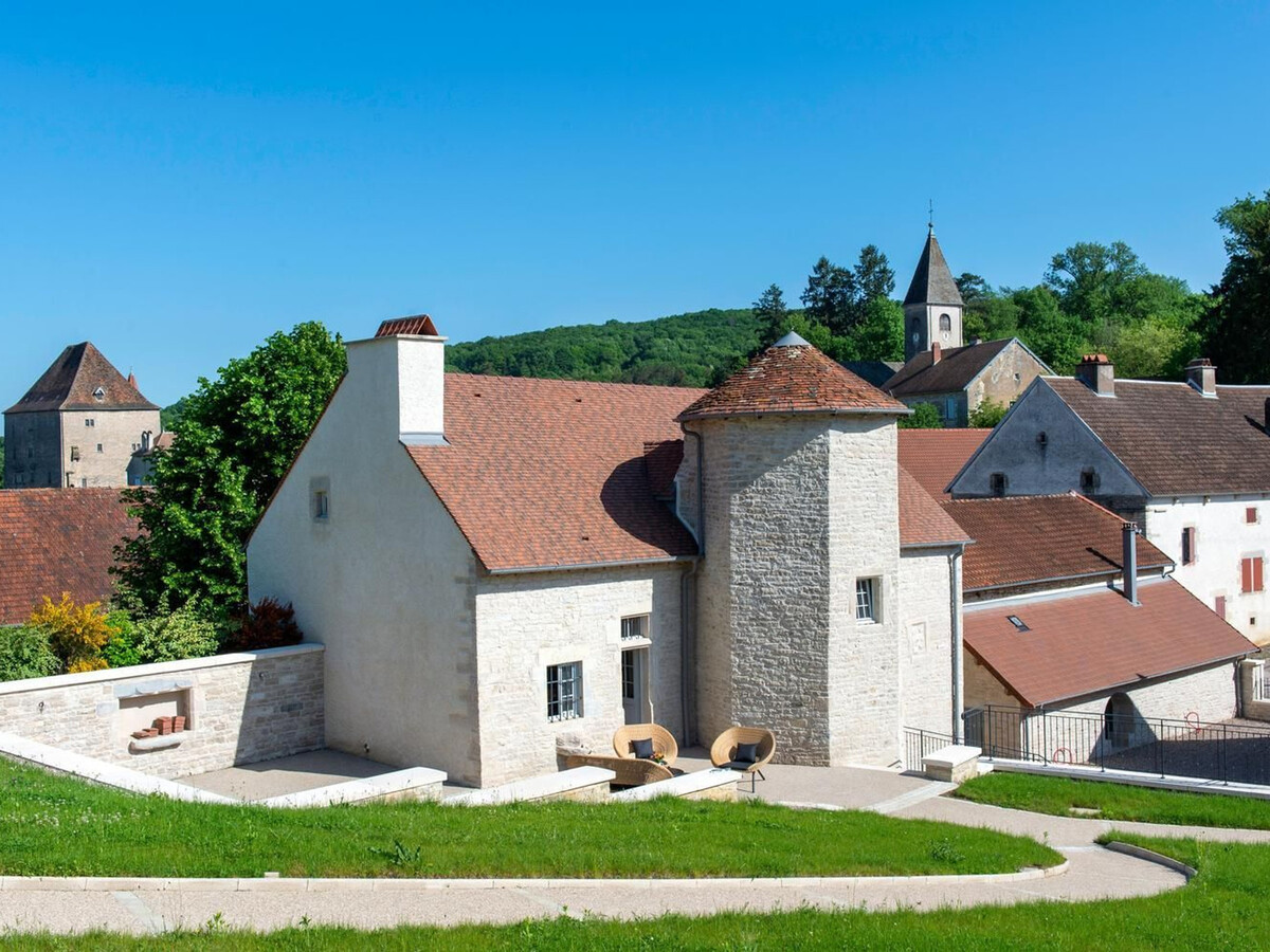 La Tour équestre, gîte 7 pers. avec cheminée à Fondremand - Photo 1