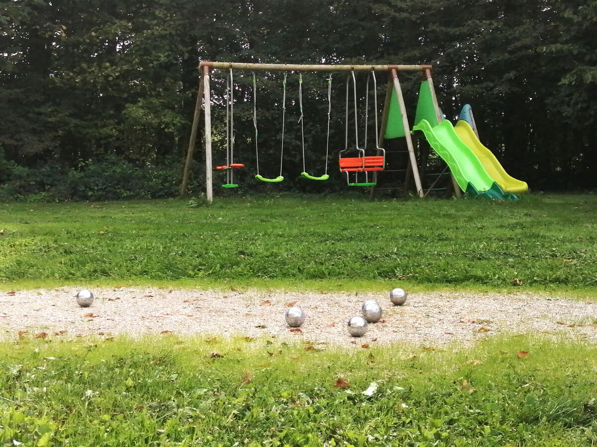 Gîte forestier 10 pers. avec piscine couverte et tennis - Photo 32