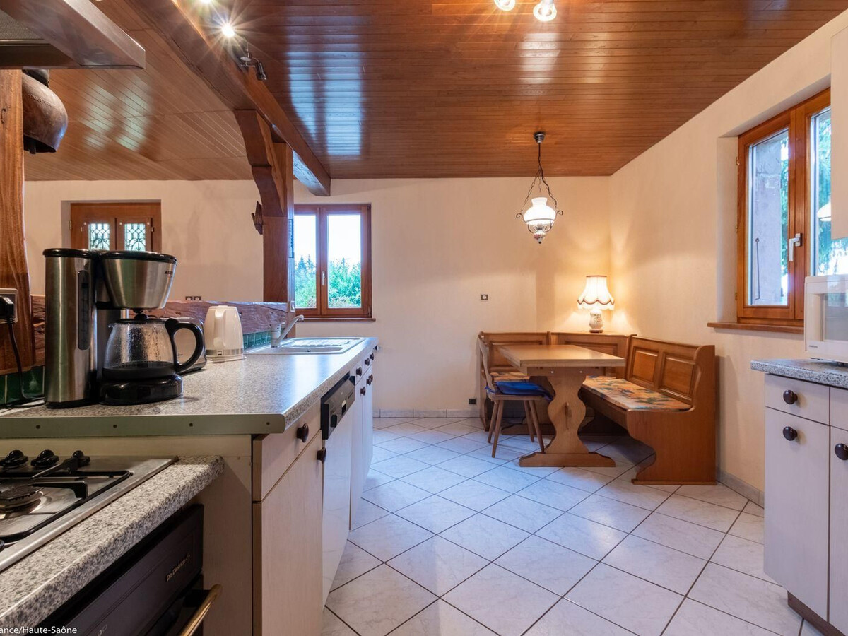 Gîte 9 pers. Belfahy : cheminée, vue Vosges - Photo 9