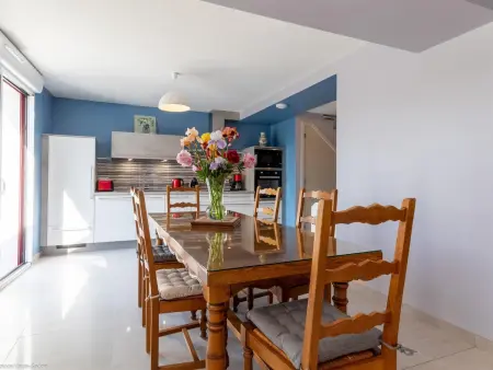 Maison rénovée au bord de la Saône avec terrasse et jardin - Photo 1