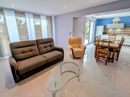 Maison rénovée au bord de la Saône avec terrasse et jardin - Photo 8